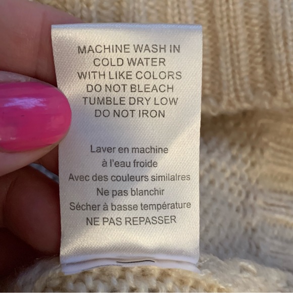 Pins & Needles Urban Outfitters Knit Sweater Rose Printed Pattern - Picture 7 of 9